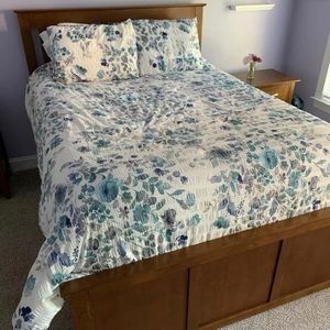 Floral Comforter and matching pillow cases